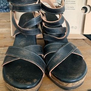 Bed Stu sandals 9 like new